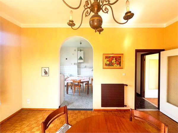 Appartamento di 100 mq con terrazzo a loggia, giardino privato e vista aperta